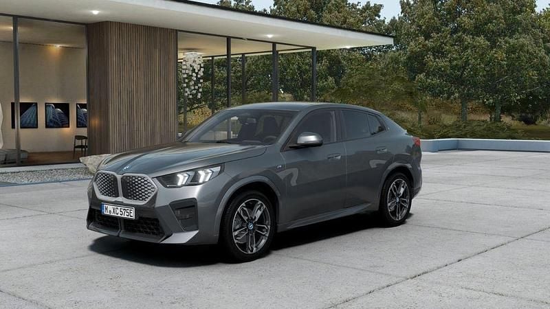 Neu BMW iX2 M Sport 230 kW (313 PS) 2025 Grau SUV