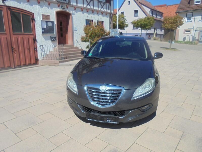 Braun Gebraucht 2011 Lancia Delta Limousine | 3.500 € (Teuer) - Bild 1/4