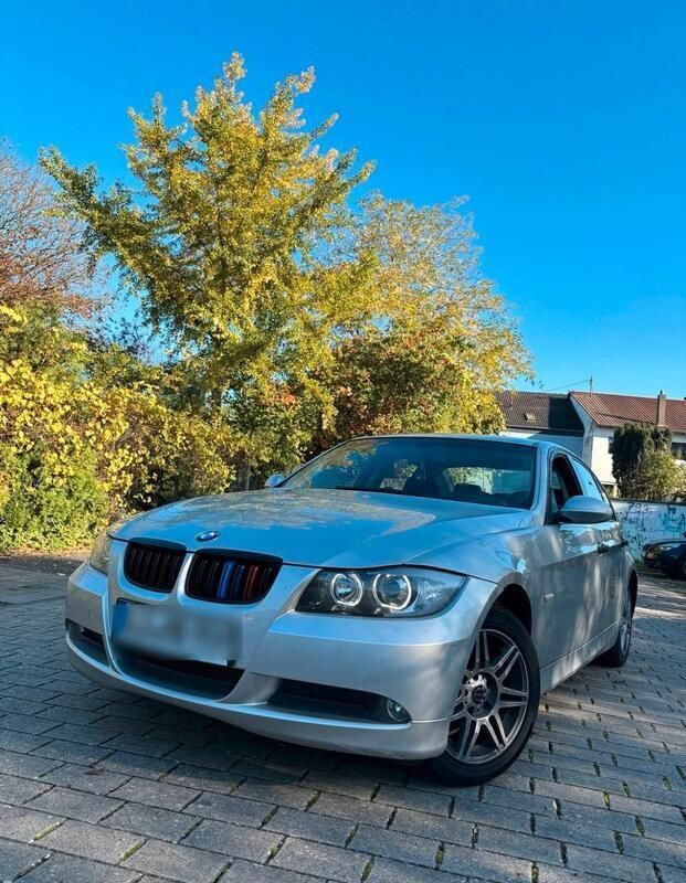 Silber Gebraucht 2006 BMW 318 Limousine | 3.500 € (Fairer Preis) - Bild 1/4