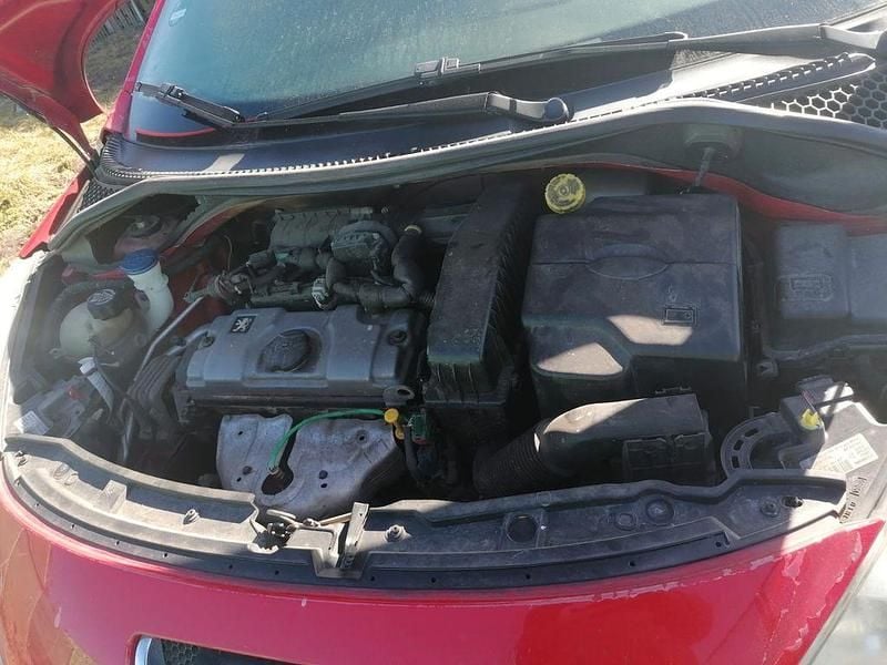 Gebraucht Peugeot 207 Tendance 73 PS (53 kW) 2006 Rot Limousine