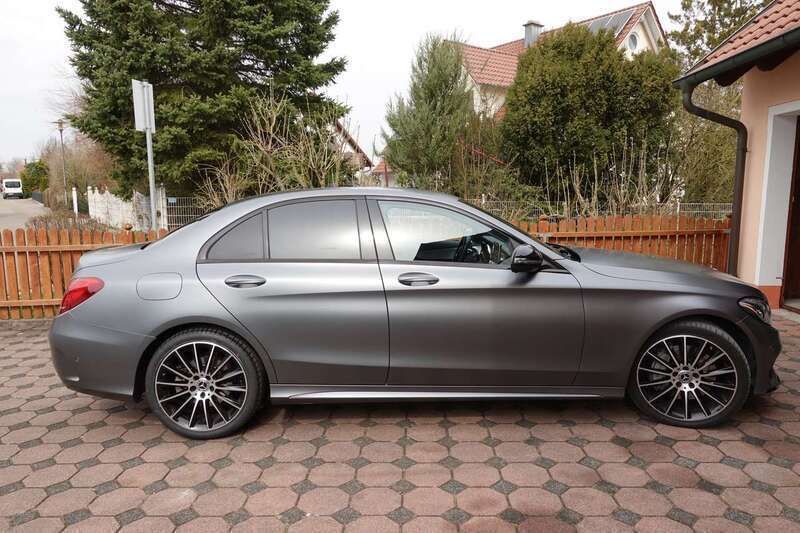 Grau Gebraucht 2018 Mercedes C400 AMG line Limousine | 24.500 € (Fairer Preis) - Bild 1/4