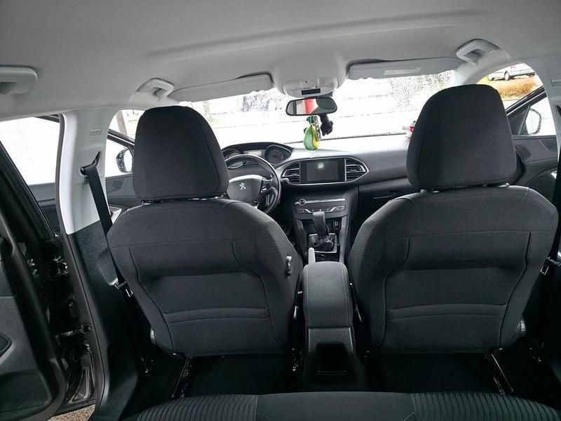 Gebraucht Peugeot 308 Active 102 PS (75 kW) 2015 Grau Limousine