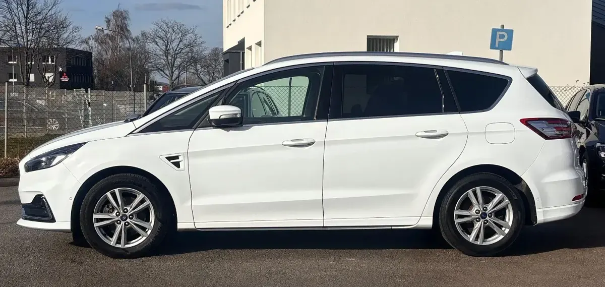 Gebraucht Ford S-MAX Titanium 150 PS (110 kW) 2022 Weiß Van / Kleinbus