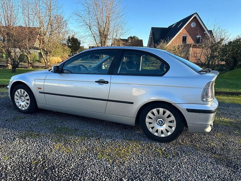 Gebraucht BMW 316 116 PS (85 kW) 2002 Silber Coupé