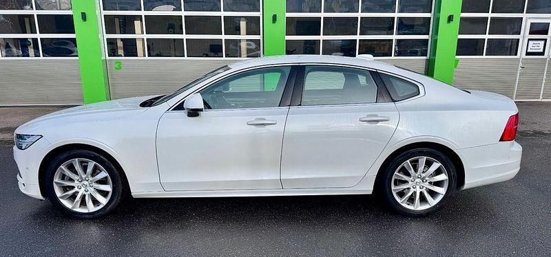 Gebraucht Volvo S90 Momentum 163 PS (119 kW) 2019 Weiß Limousine