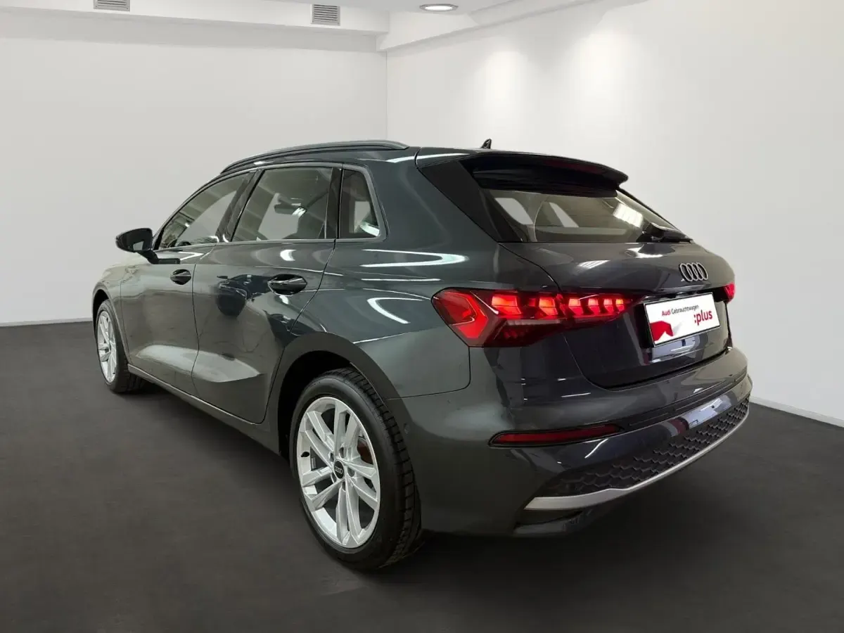 Gebraucht Audi A3 Ambiente 150 PS (110 kW) 2025 Grau Limousine