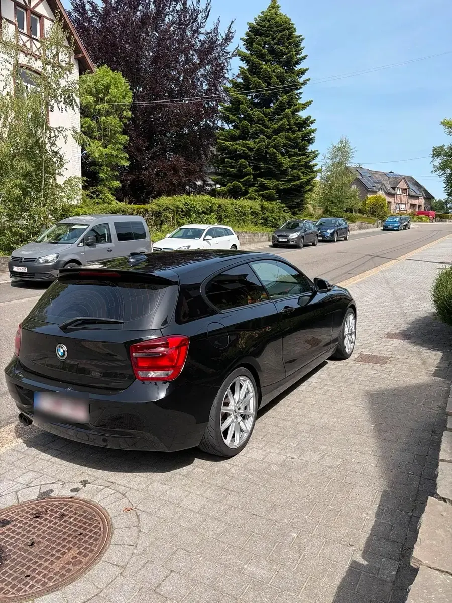 Gebraucht BMW 114 102 PS (75 kW) 2013 Schwarz Kleinwagen