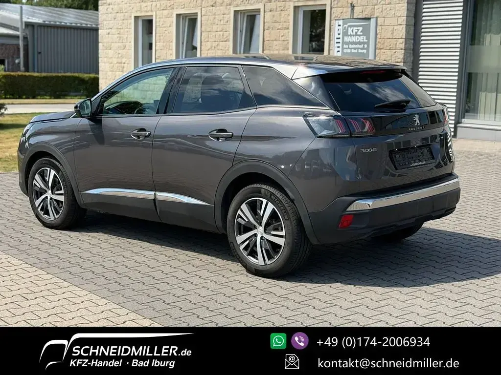 Gebraucht Peugeot 3008 Allure 131 PS (96 kW) 2022 Grau SUV