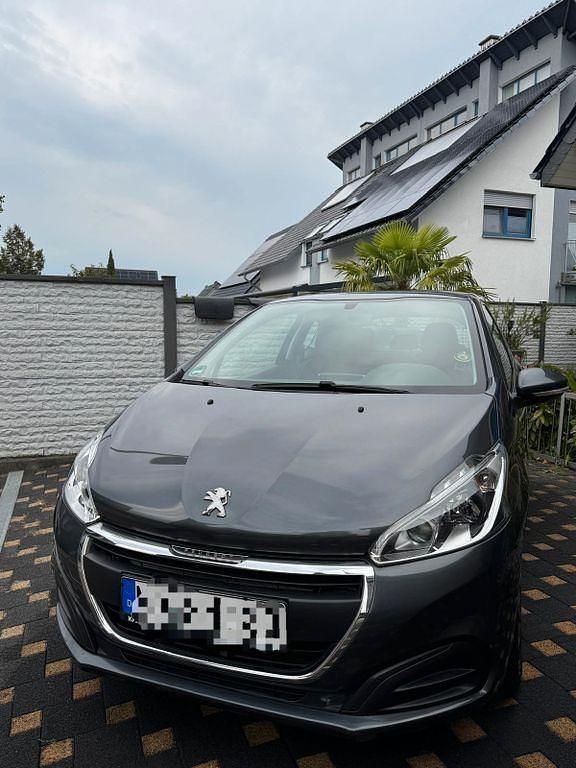 Gebraucht Peugeot 208 Active 82 PS (60 kW) 2016 Kleinwagen