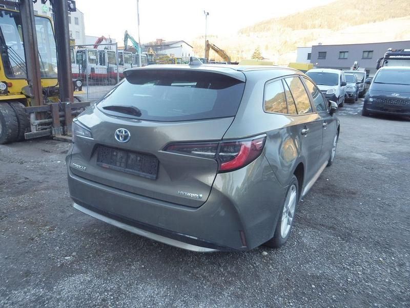 Gebraucht Toyota Corolla Hybrid Basis 98 PS (72 kW) 2021 Grau Limousine