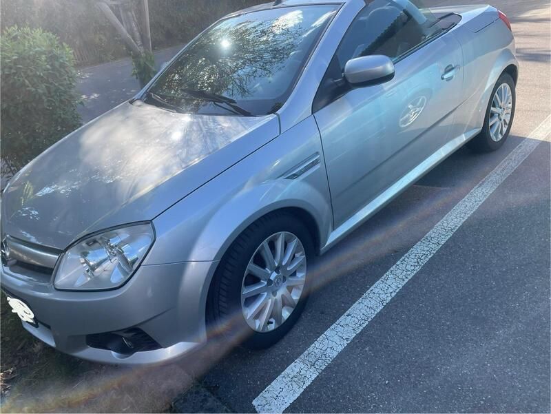 Silber Gebraucht 2009 Opel Tigra Cabrio | 2.300 € (Etwas zu teuer) - Bild 1/4