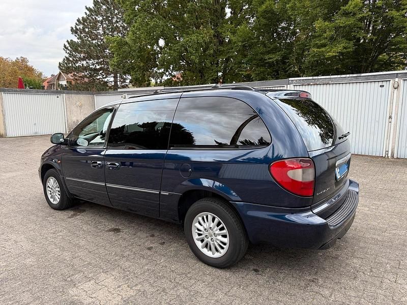 Blau Gebraucht 2007 Chrysler Grand Voyager Limited Van / Kleinbus | 4.600 € (Teuer) - Bild 1/4