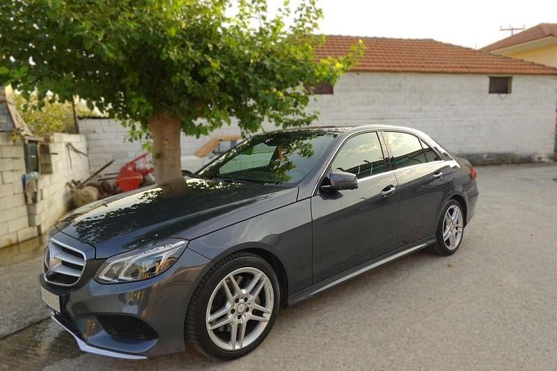 Grau Gebraucht 2013 Mercedes E350 Limousine | 14.000 € (Superpreis) - Bild 1/4