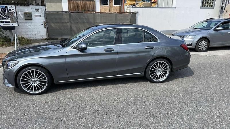 Gebraucht Mercedes 180 156 PS (114 kW) 2019 Silber Limousine