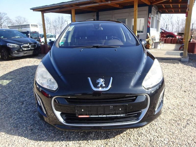 Gebraucht Peugeot 308 Allure 120 PS (88 kW) 2013 Schwarz Limousine