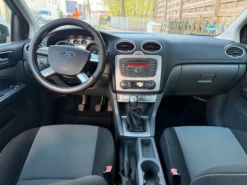 Second-hand Ford Focus 109 CP (80 kW) 2011 Negru Break