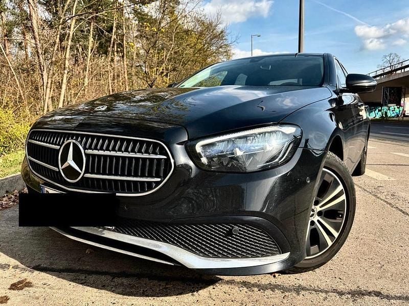 Gebraucht Mercedes E200 160 PS (117 kW) 2021 Schwarz Limousine