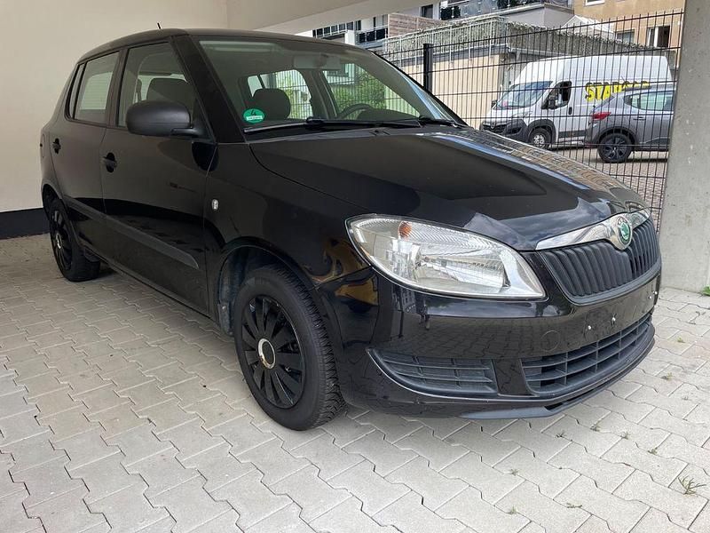 Gebraucht Skoda Fabia 69 PS (50 kW) 2011 Schwarz Limousine
