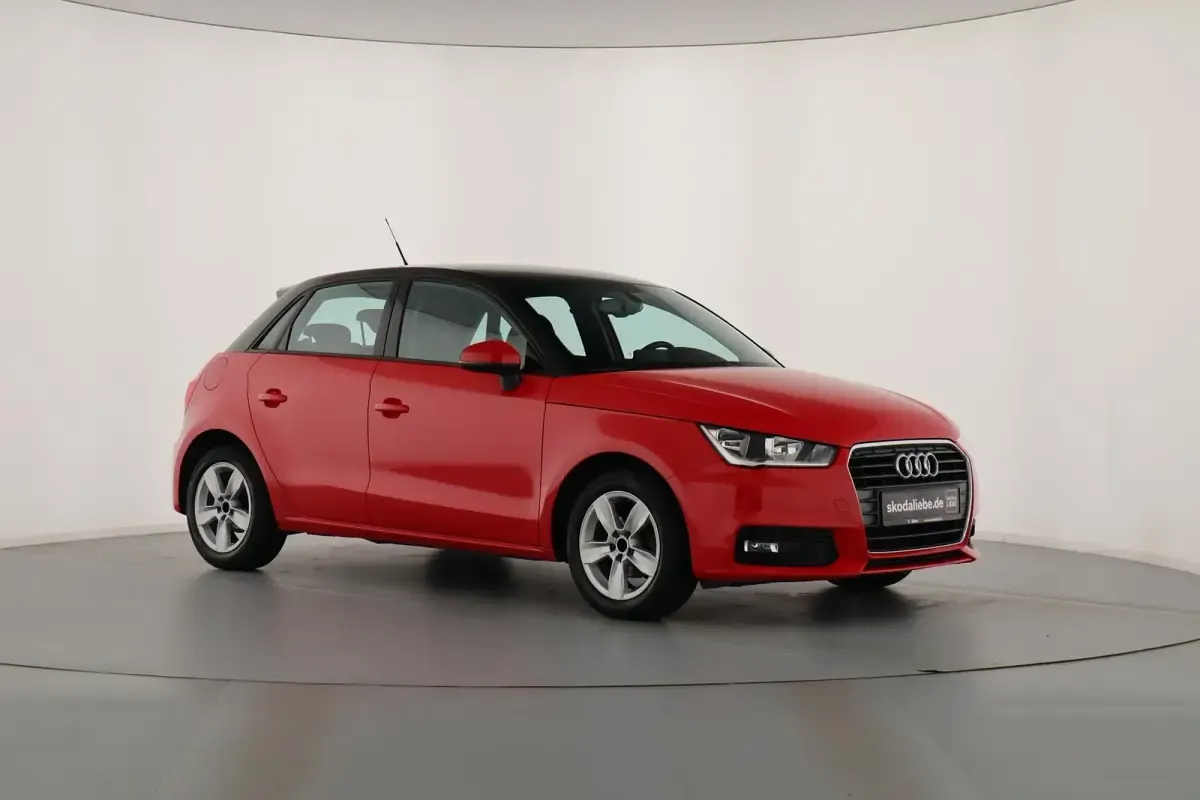 Gebraucht Audi A1 Comfort 95 PS (69 kW) 2016 Misanorot perleffekt Kleinwagen
