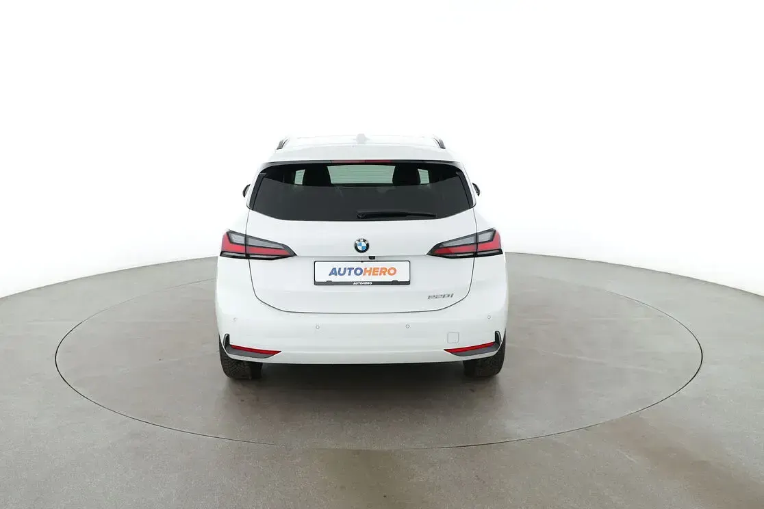Gebraucht BMW 220 Active Tourer 170 PS (125 kW) 2023 Weiß Van / Kleinbus