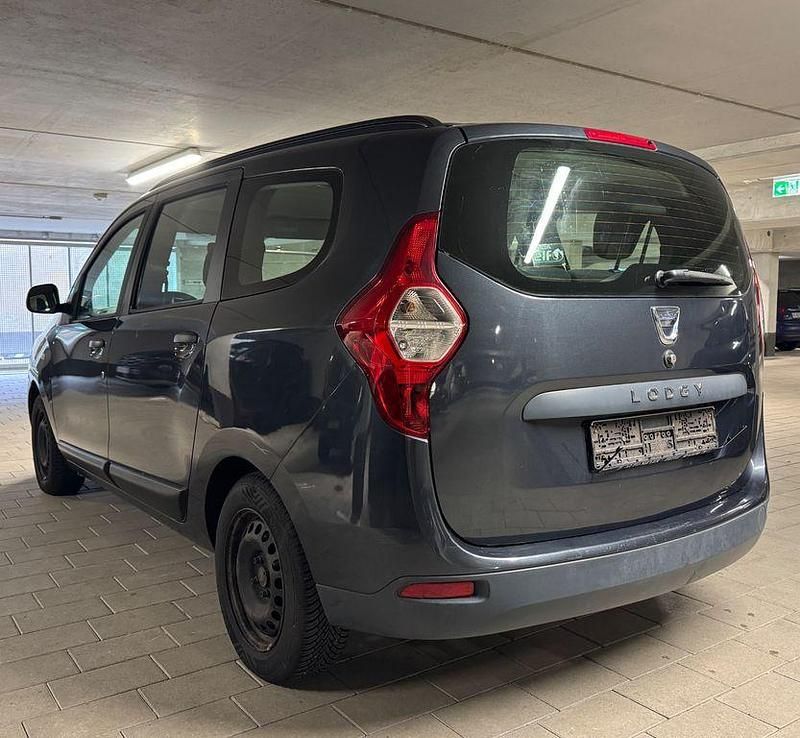 Grau Gebraucht 2016 Dacia Lodgy Van / Kleinbus | 6.790 € (Guter Preis) - Bild 1/4