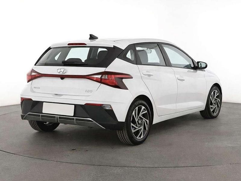 Neu Hyundai i20 101 PS (74 kW) 2025 Atlas weiß Kleinwagen