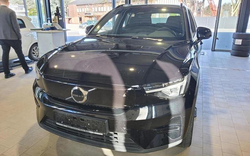 Gebraucht Volvo XC40 Core 169 kW (231 PS) 2023 Schwarz onyx black / metallic SUV