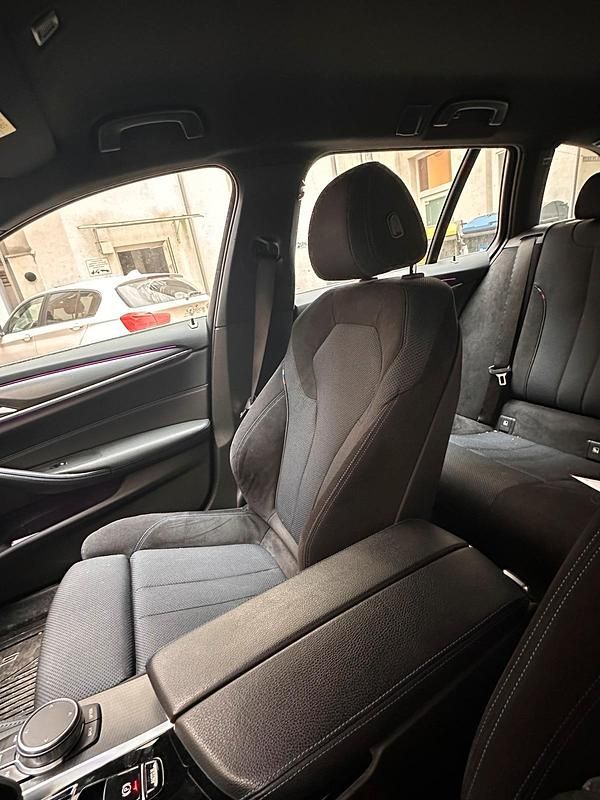 Gebraucht BMW 530 M Sport 292 PS (214 kW) 2021 Schwarz Kombi