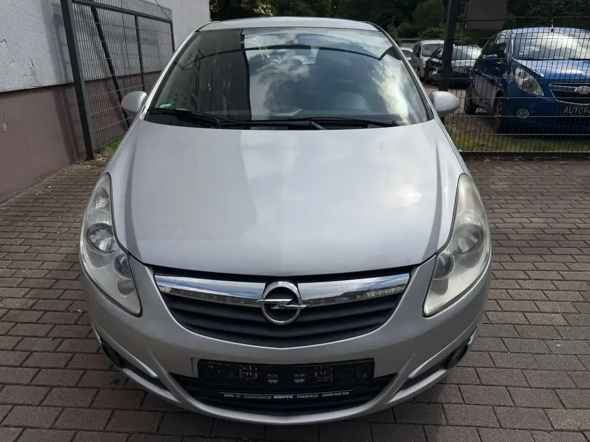 Gebraucht Opel Corsa Edition 90 PS (66 kW) 2008 Starsilber iii m2 Kleinwagen