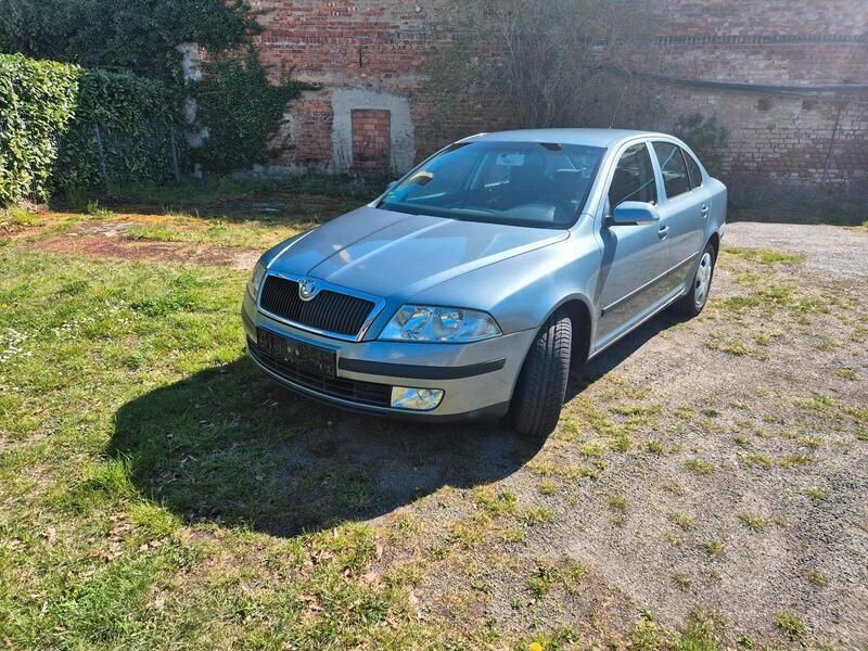 Grau Gebraucht 2006 Skoda Octavia Limousine | 3.799 € (Fairer Preis) - Bild 1/4