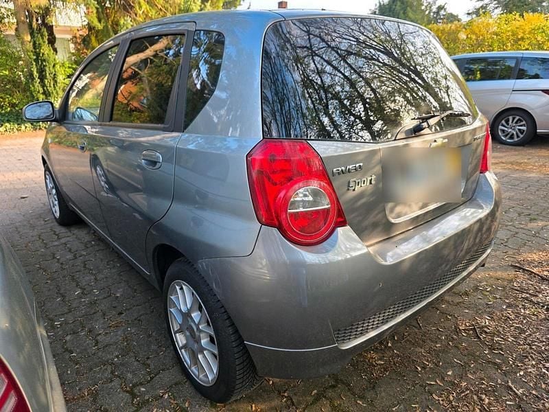 Gebraucht Chevrolet Aveo 84 PS (61 kW) 2009 Silber Kleinwagen
