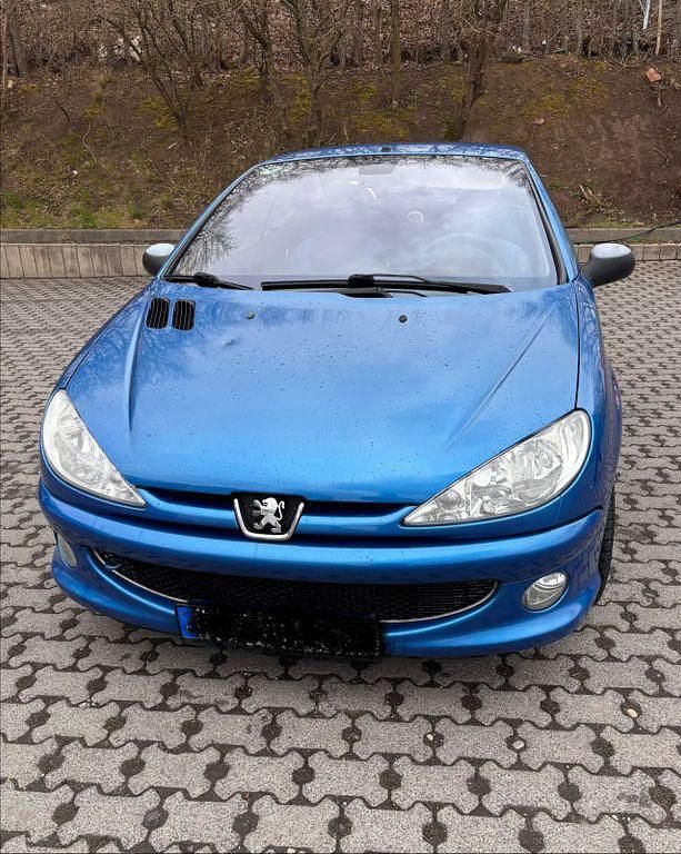 Gebraucht Peugeot 206 CC 109 PS (80 kW) 2003 Blau Cabrio