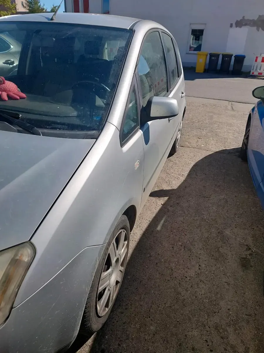 Usado Ford Focus 95 HP (69 kW) 2005 Prateado Citadino