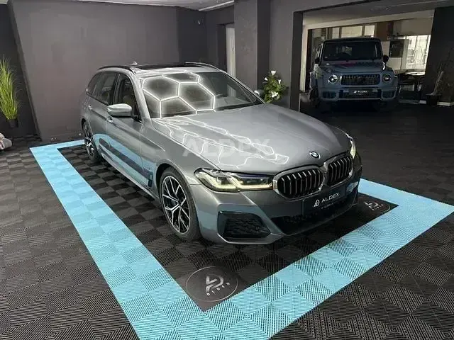 Gebraucht BMW 530 M Sport 286 PS (210 kW) 2021 Grau Kombi