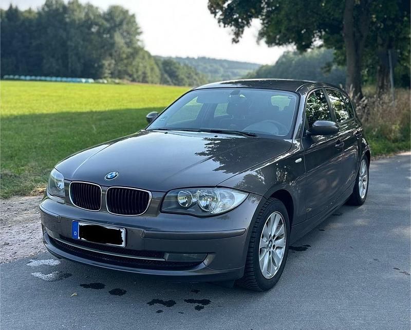 Braun Gebraucht 2007 BMW 118 Kleinwagen | 3.000 € (Fairer Preis) - Bild 1/4