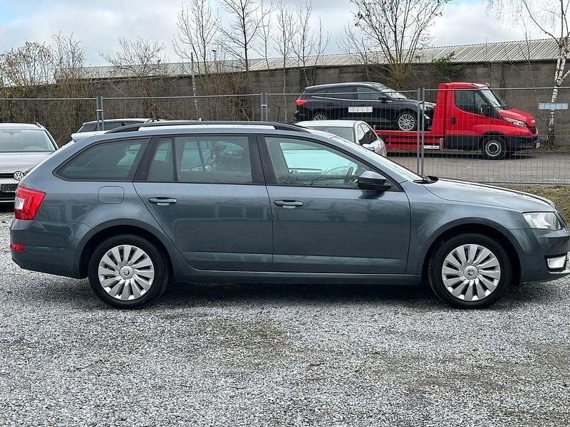 Gebraucht Skoda Octavia Ambition 150 PS (110 kW) 2015 Grau Kleinwagen