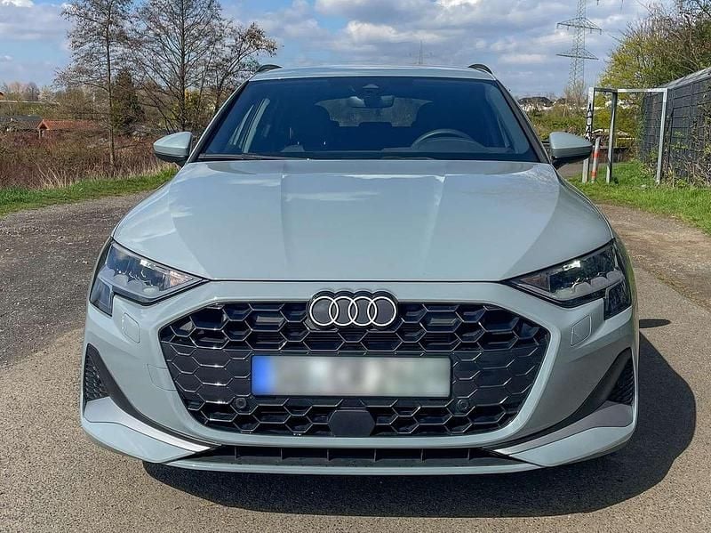Gebraucht Audi A3 Advanced 150 PS (110 kW) 2025 Grau Kombi