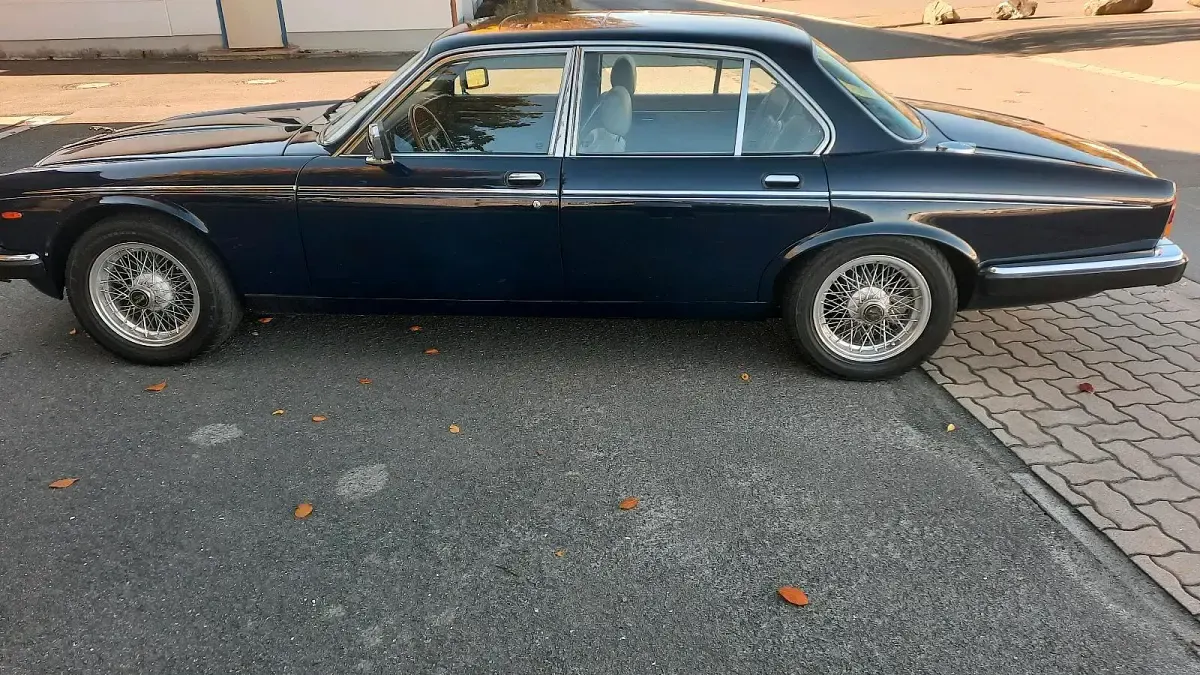 Gebraucht Jaguar XJ12 265 PS (194 kW) 1992 Blau Limousine