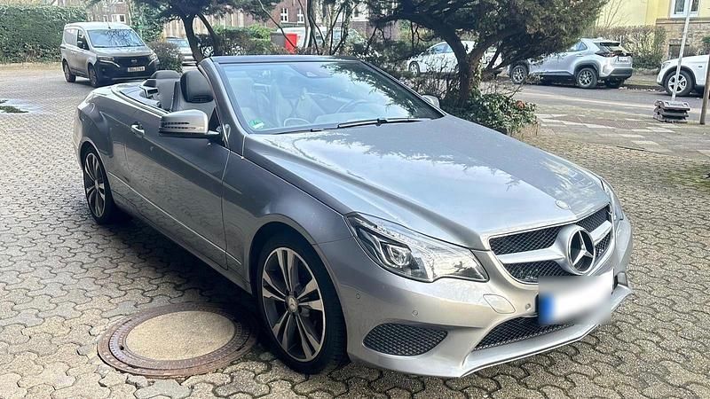 Gebraucht Mercedes E220 Avantgarde 170 PS (125 kW) 2014 Grau Cabrio