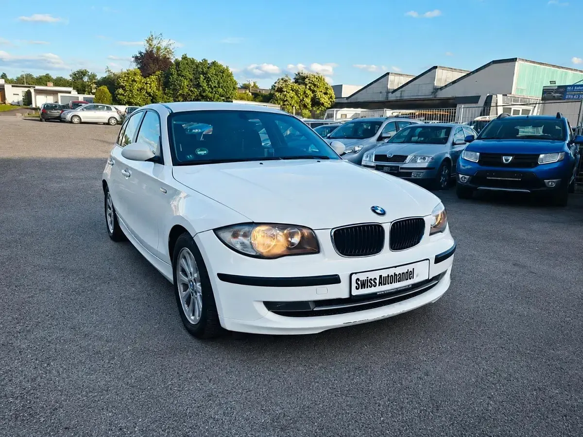 Gebraucht BMW 116 122 PS (89 kW) 2008 Weiß Kleinwagen