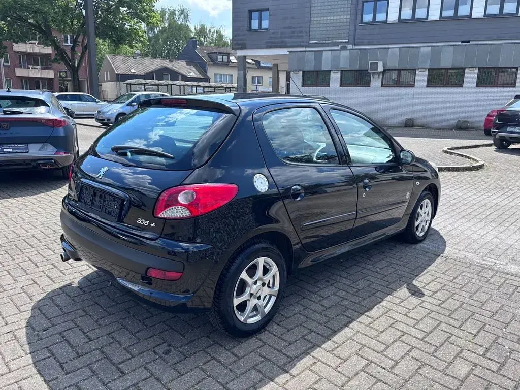 Gebraucht Peugeot 206 73 PS (53 kW) 2012 Schwarz Limousine