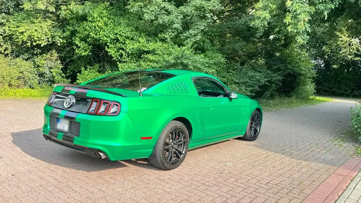 Gebraucht Ford Mustang 305 PS (224 kW) 2014 Rot Coupé