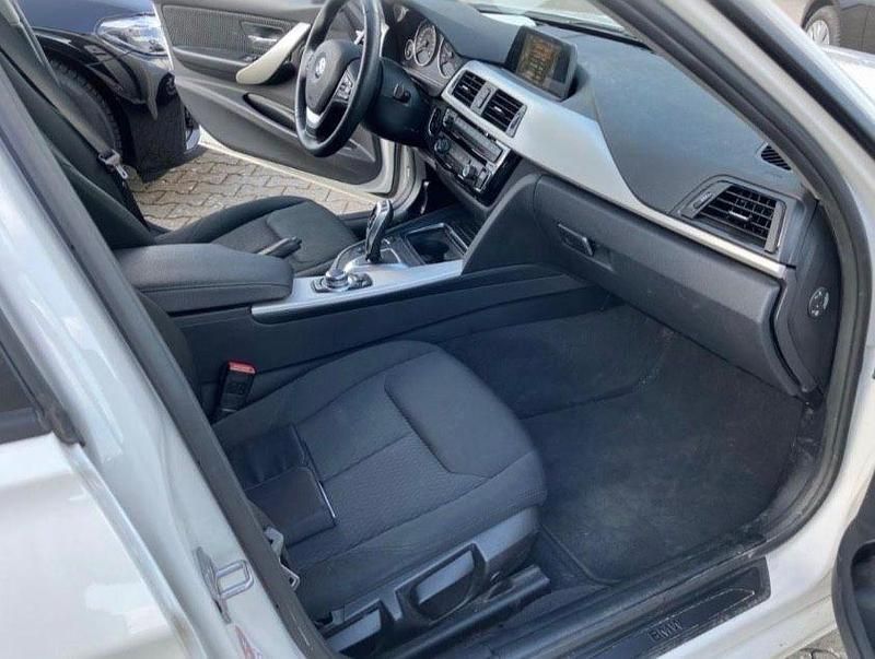 Gebraucht BMW 318 Performance 150 PS (110 kW) 2017 Weiß Limousine