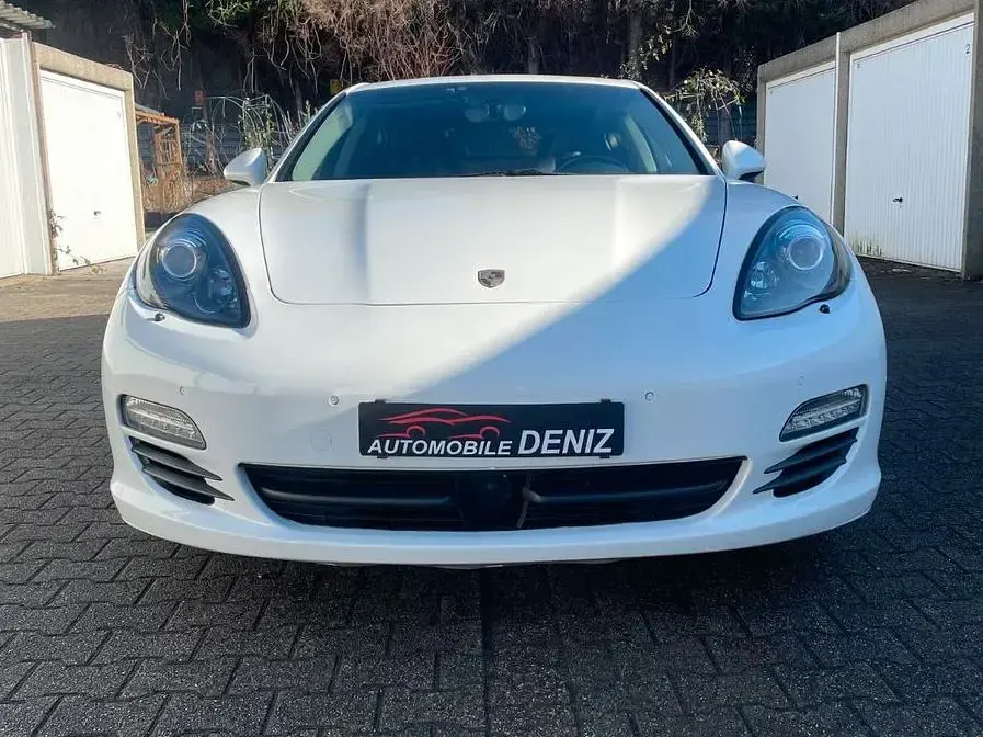 Second-hand Porsche Panamera 250 CP (183 kW) 2012 Alb Hatchback