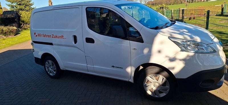 Gebraucht Nissan e-NV200 80 kW (109 PS) 2016 Weiß Van / Kleinbus