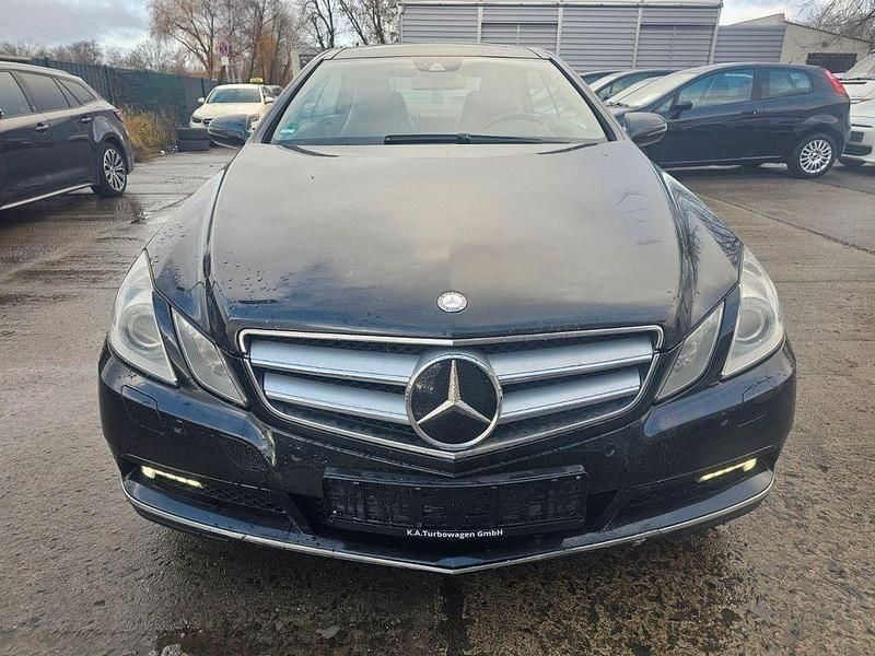 Gebraucht Mercedes E350 292 PS (214 kW) 2010 Schwarz Coupé
