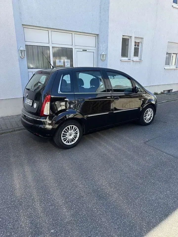 Gebraucht Lancia Musa 95 PS (69 kW) 2010 Braun Van / Kleinbus