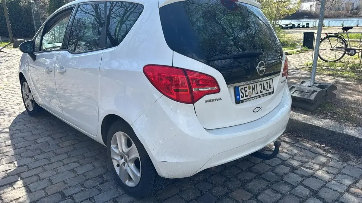 Gebraucht Opel Meriva 102 PS (75 kW) 2011 Weiß Van / Kleinbus