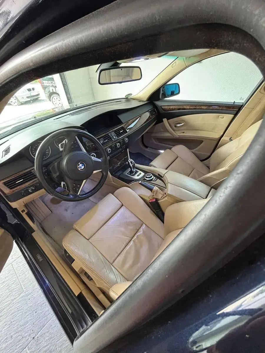 Gebraucht BMW 530 Sport Line 272 PS (200 kW) 2007 Blau Limousine