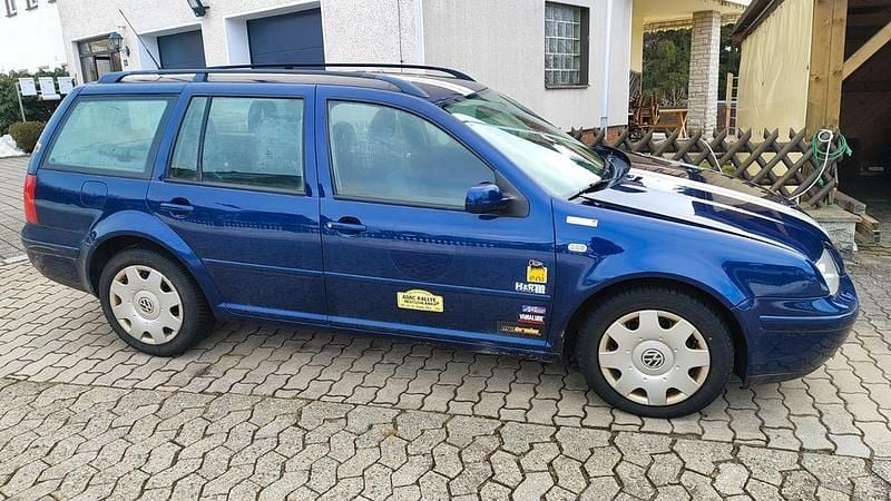 Blau Gebraucht 1999 VW Bora Highline Kombi | 750 € (Superpreis) - Bild 1/4